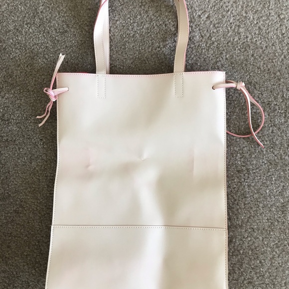 Ivanka Trump Tote - Picture 4 of 6